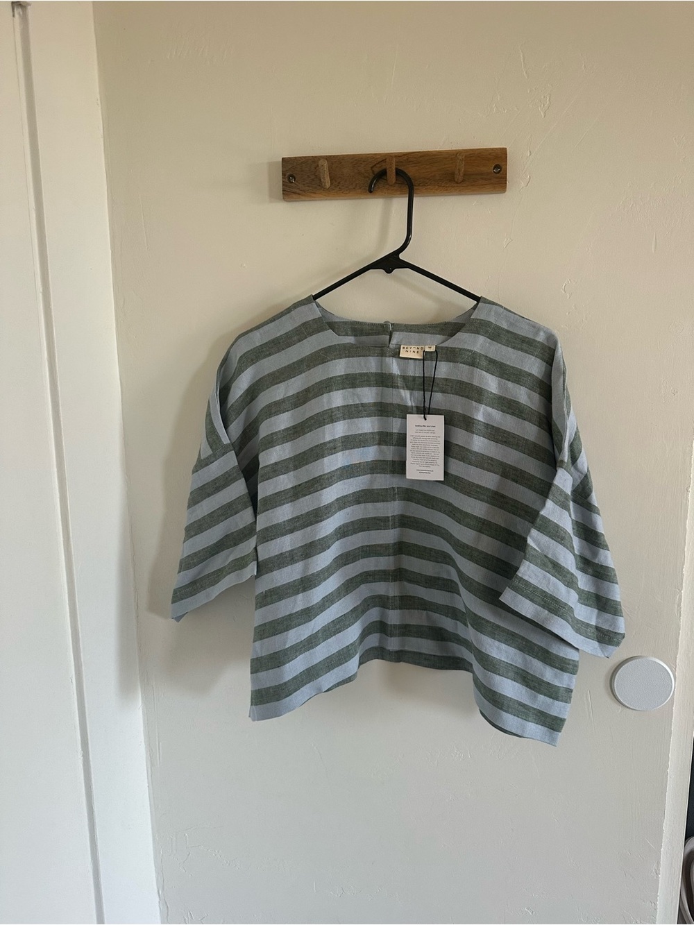 Beyond nine M linen top